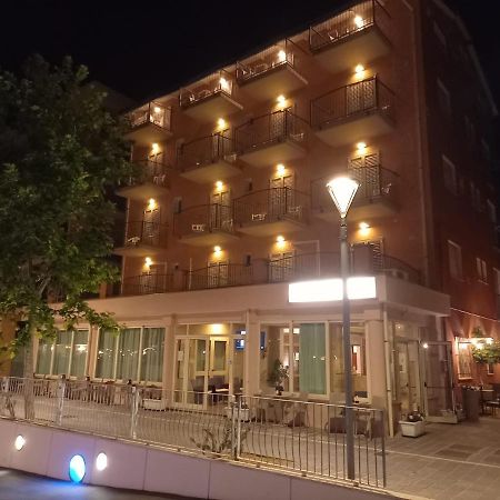 Hotel Serafini Misano Adriatico Esterno foto