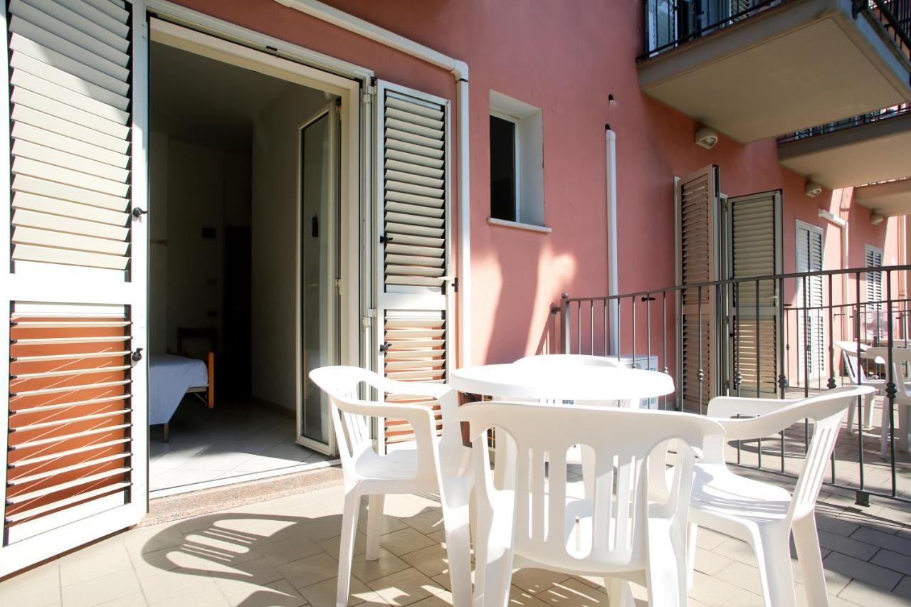 Hotel Serafini Misano Adriatico Esterno foto