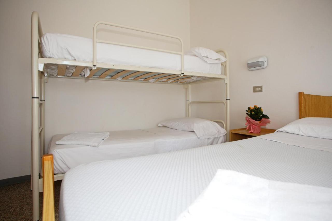 Hotel Serafini Misano Adriatico Esterno foto
