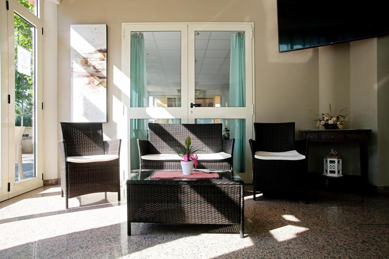 Hotel Serafini Misano Adriatico Esterno foto