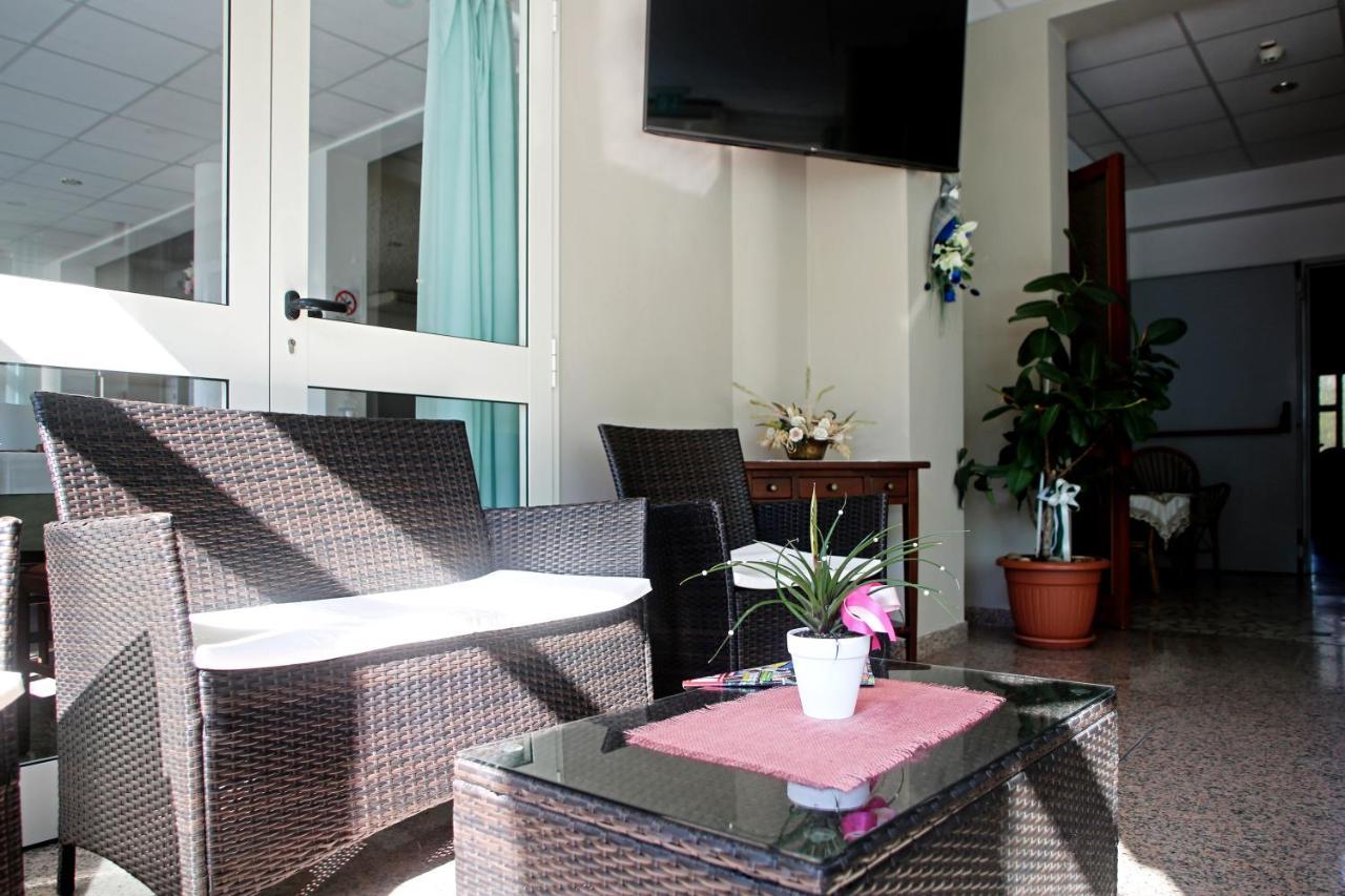 Hotel Serafini Misano Adriatico Esterno foto