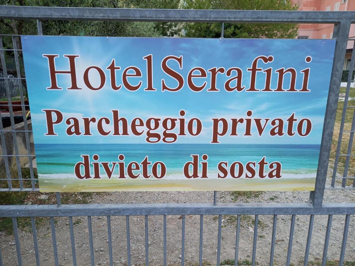 Hotel Serafini Misano Adriatico Esterno foto