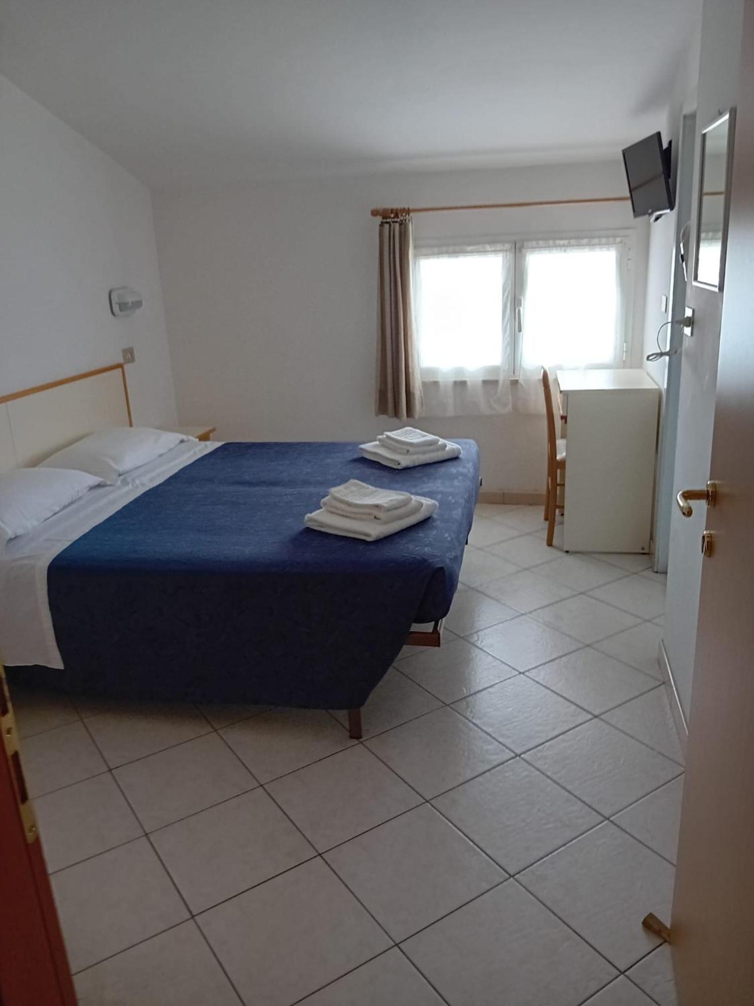 Hotel Serafini Misano Adriatico Esterno foto