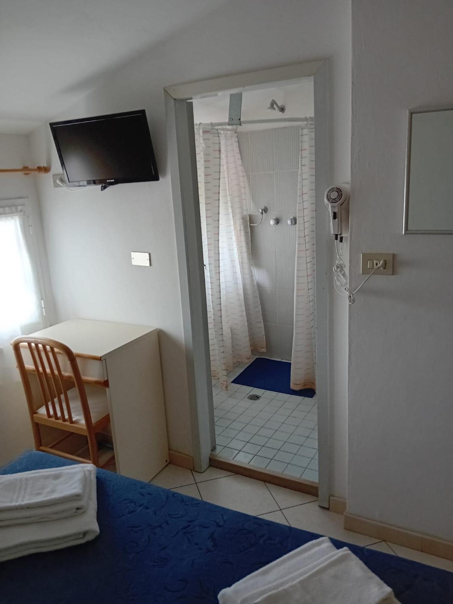 Hotel Serafini Misano Adriatico Esterno foto