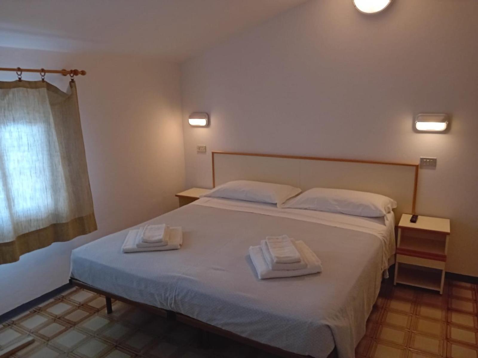 Hotel Serafini Misano Adriatico Esterno foto