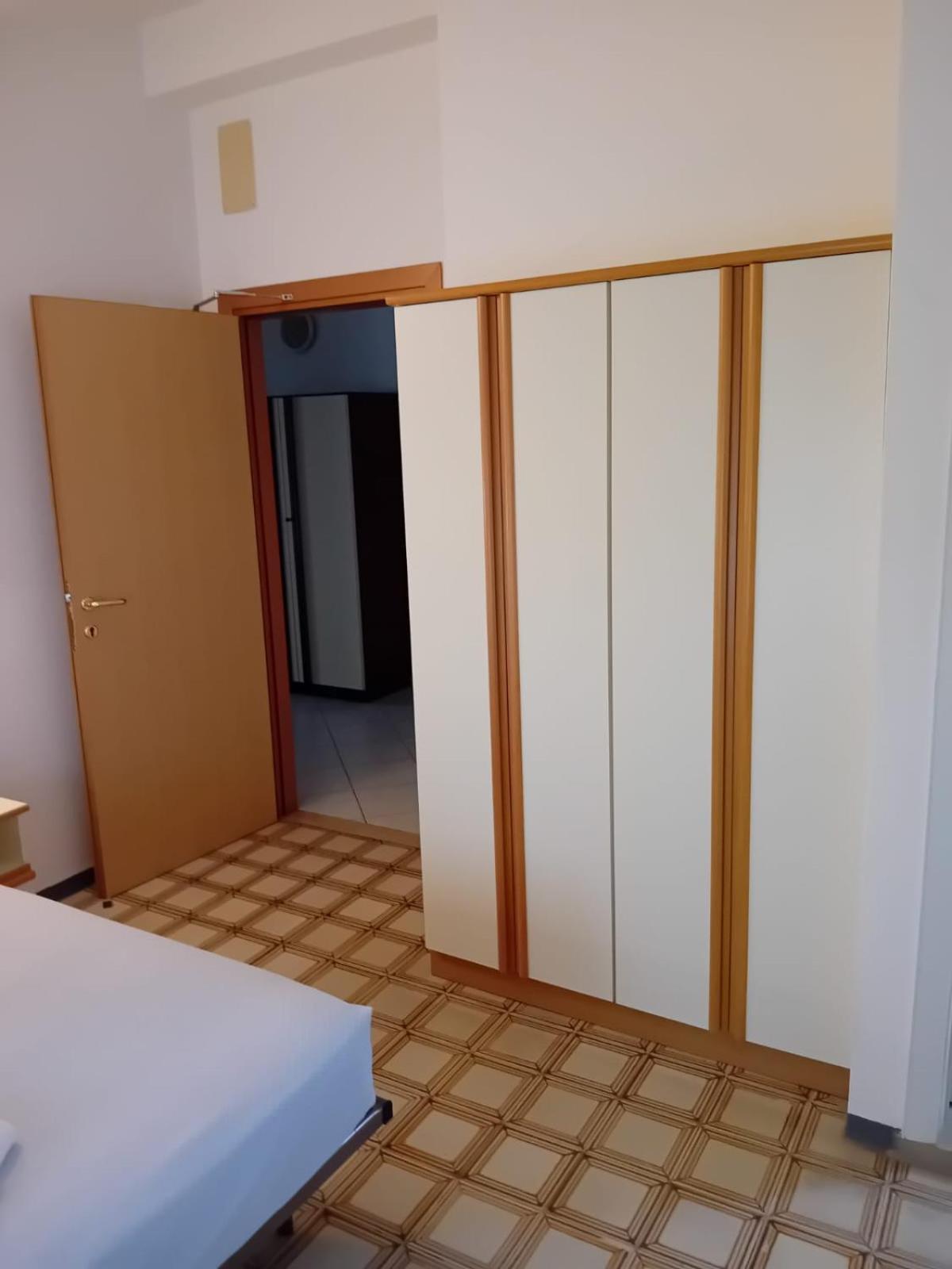Hotel Serafini Misano Adriatico Esterno foto