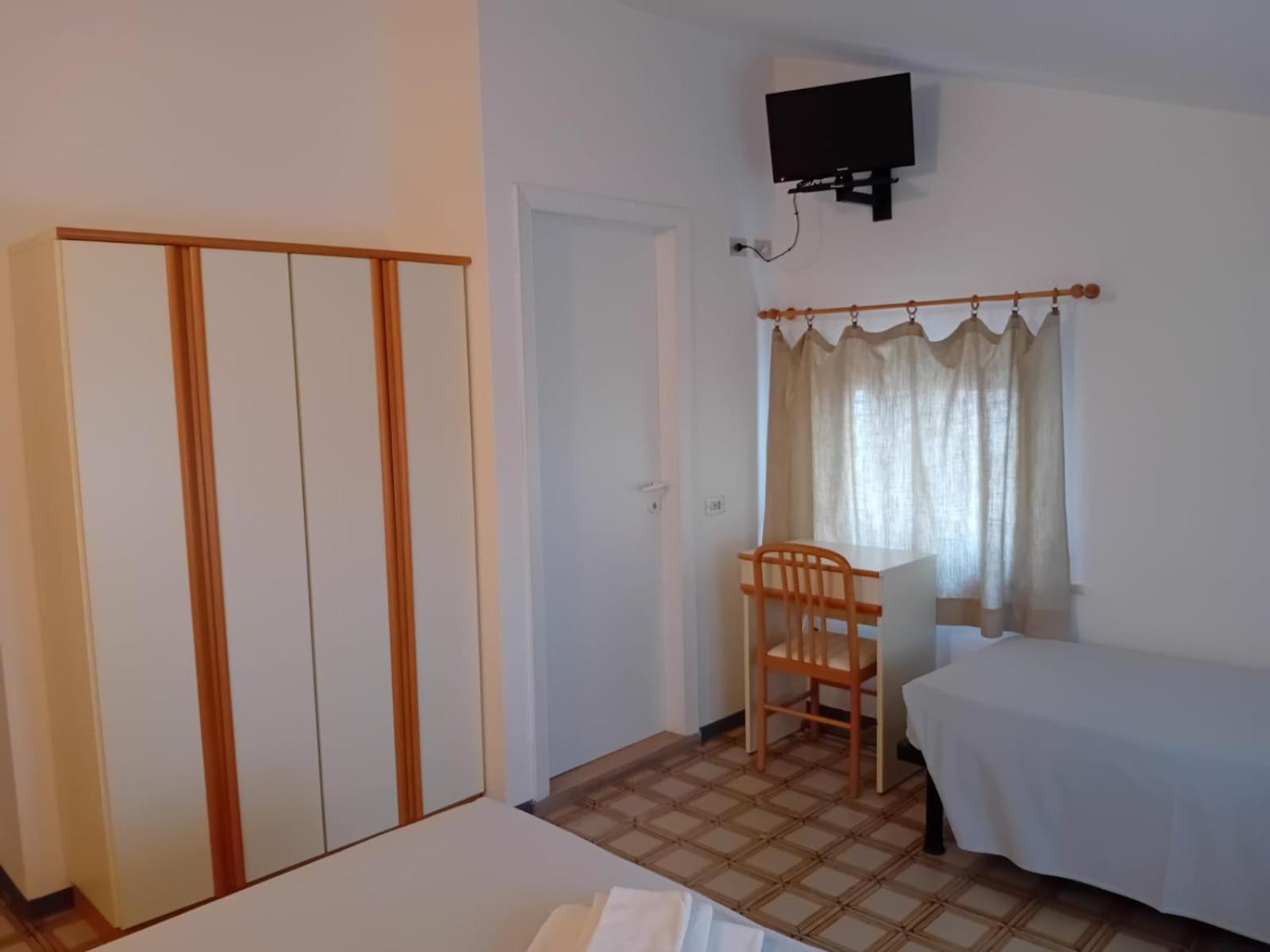Hotel Serafini Misano Adriatico Esterno foto