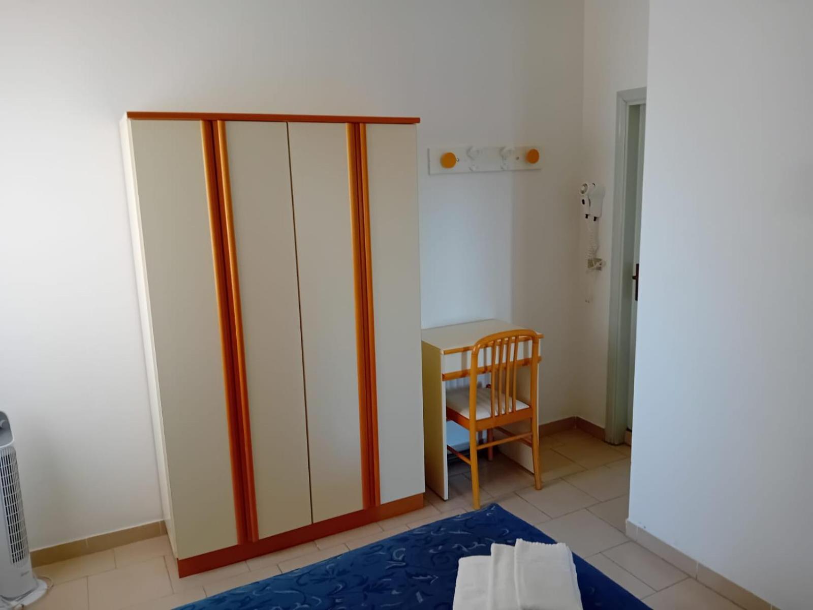 Hotel Serafini Misano Adriatico Esterno foto