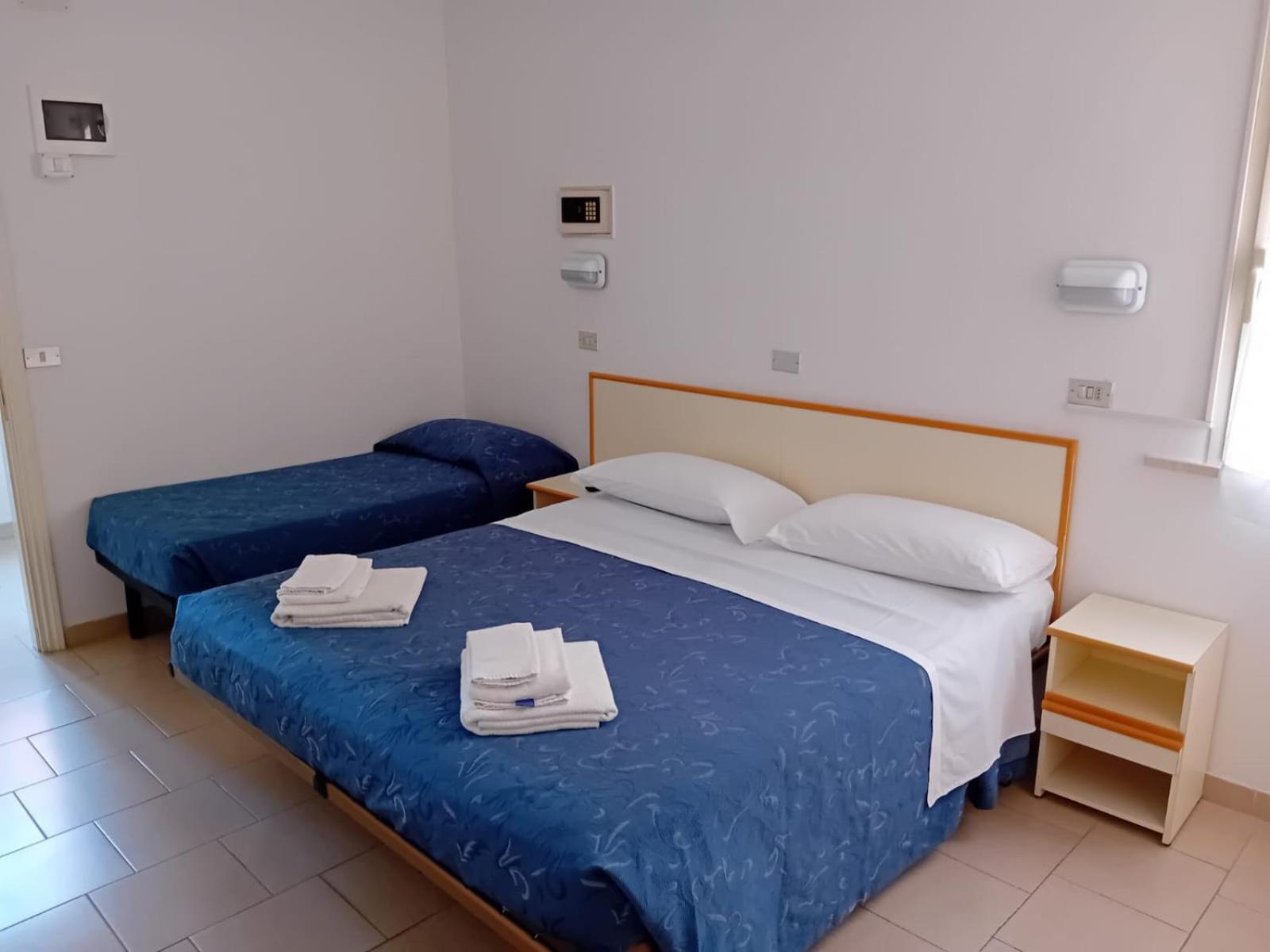 Hotel Serafini Misano Adriatico Esterno foto