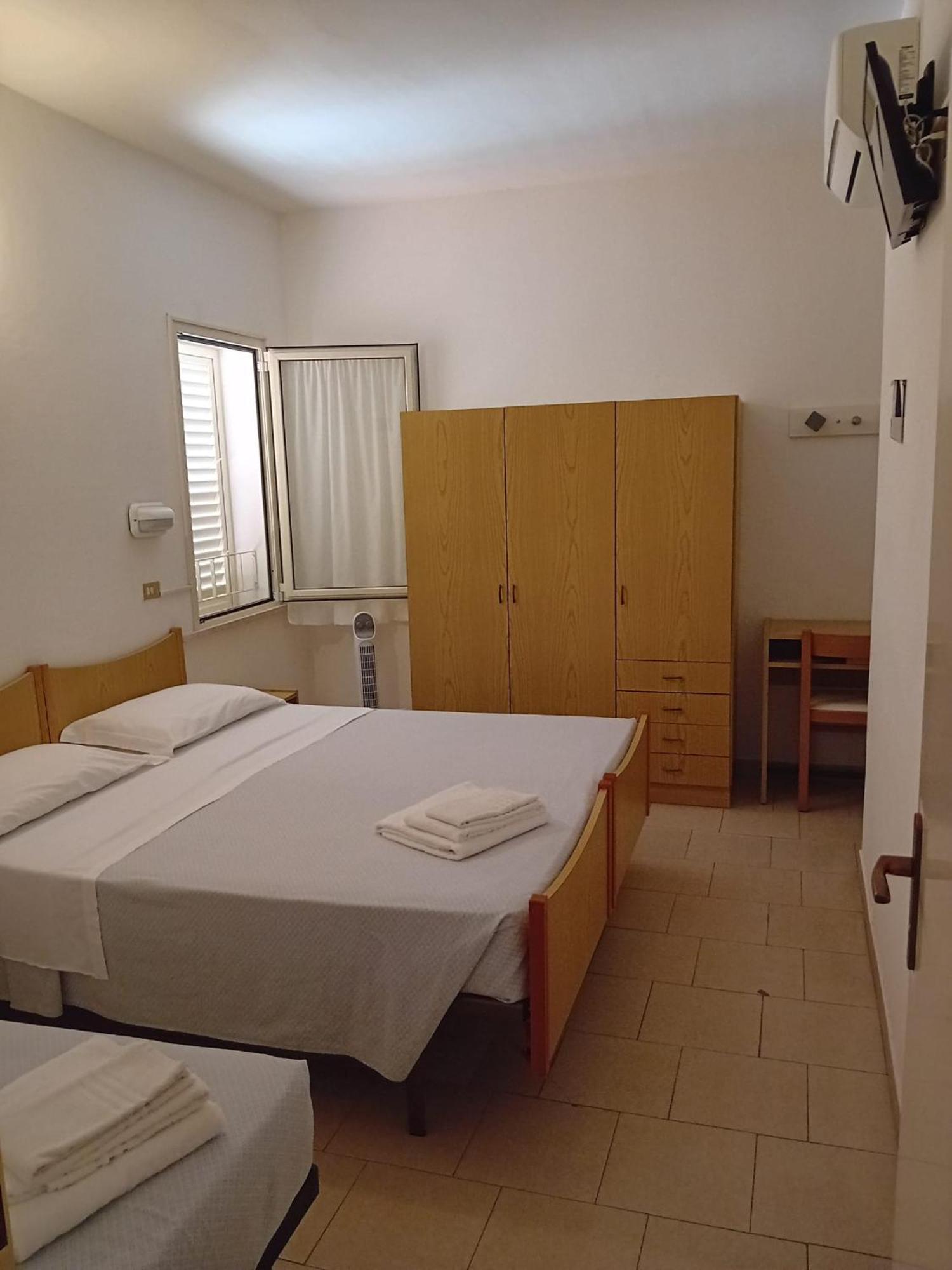 Hotel Serafini Misano Adriatico Esterno foto