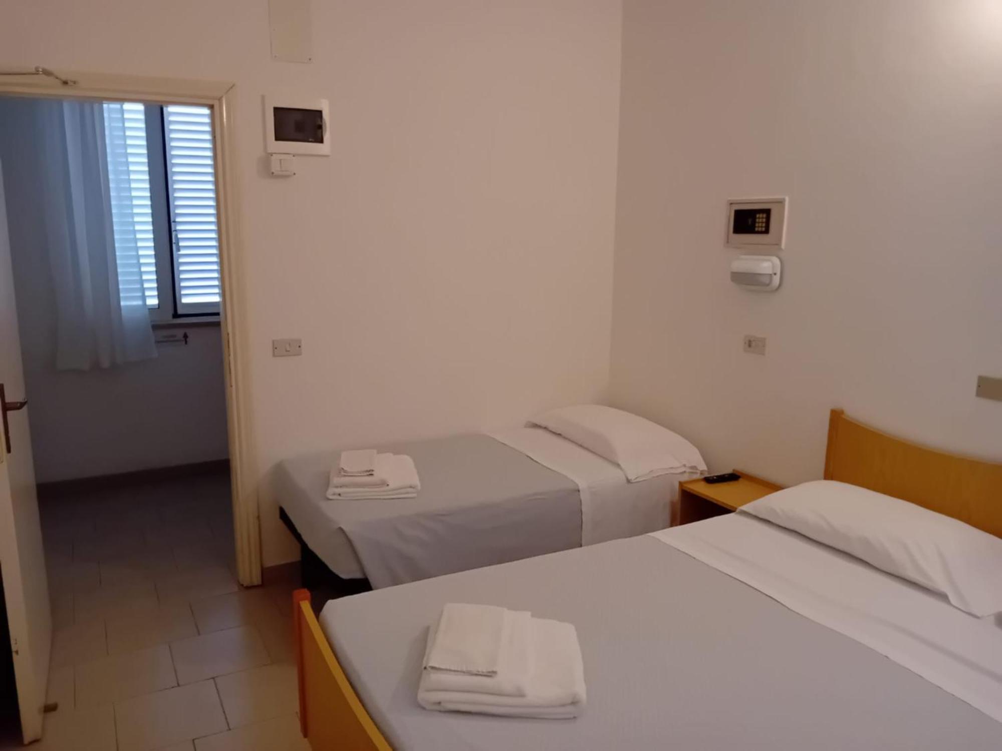 Hotel Serafini Misano Adriatico Esterno foto