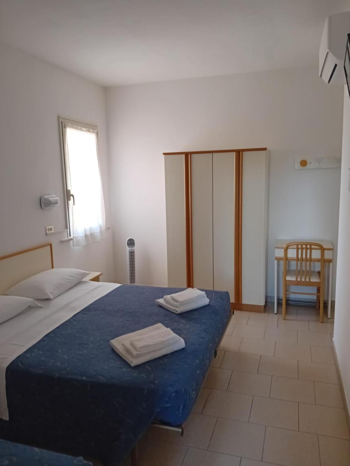 Hotel Serafini Misano Adriatico Esterno foto