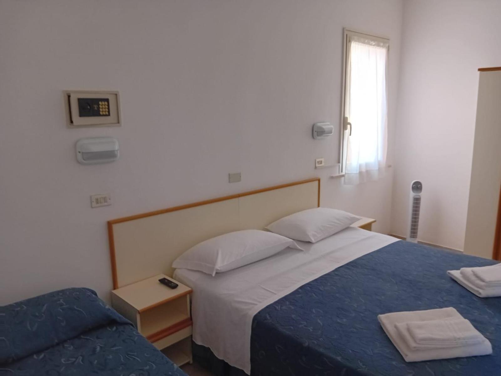 Hotel Serafini Misano Adriatico Esterno foto
