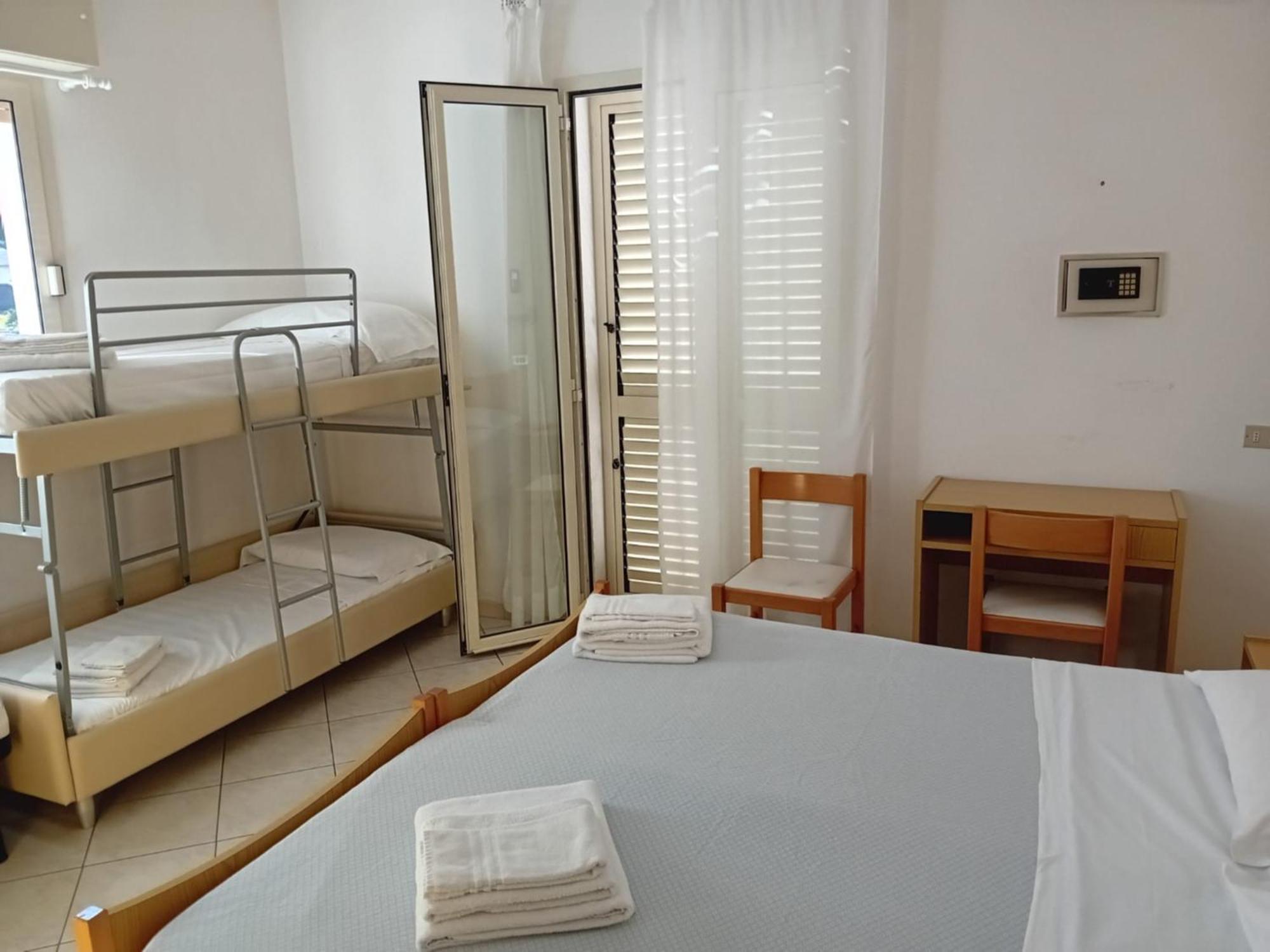 Hotel Serafini Misano Adriatico Esterno foto