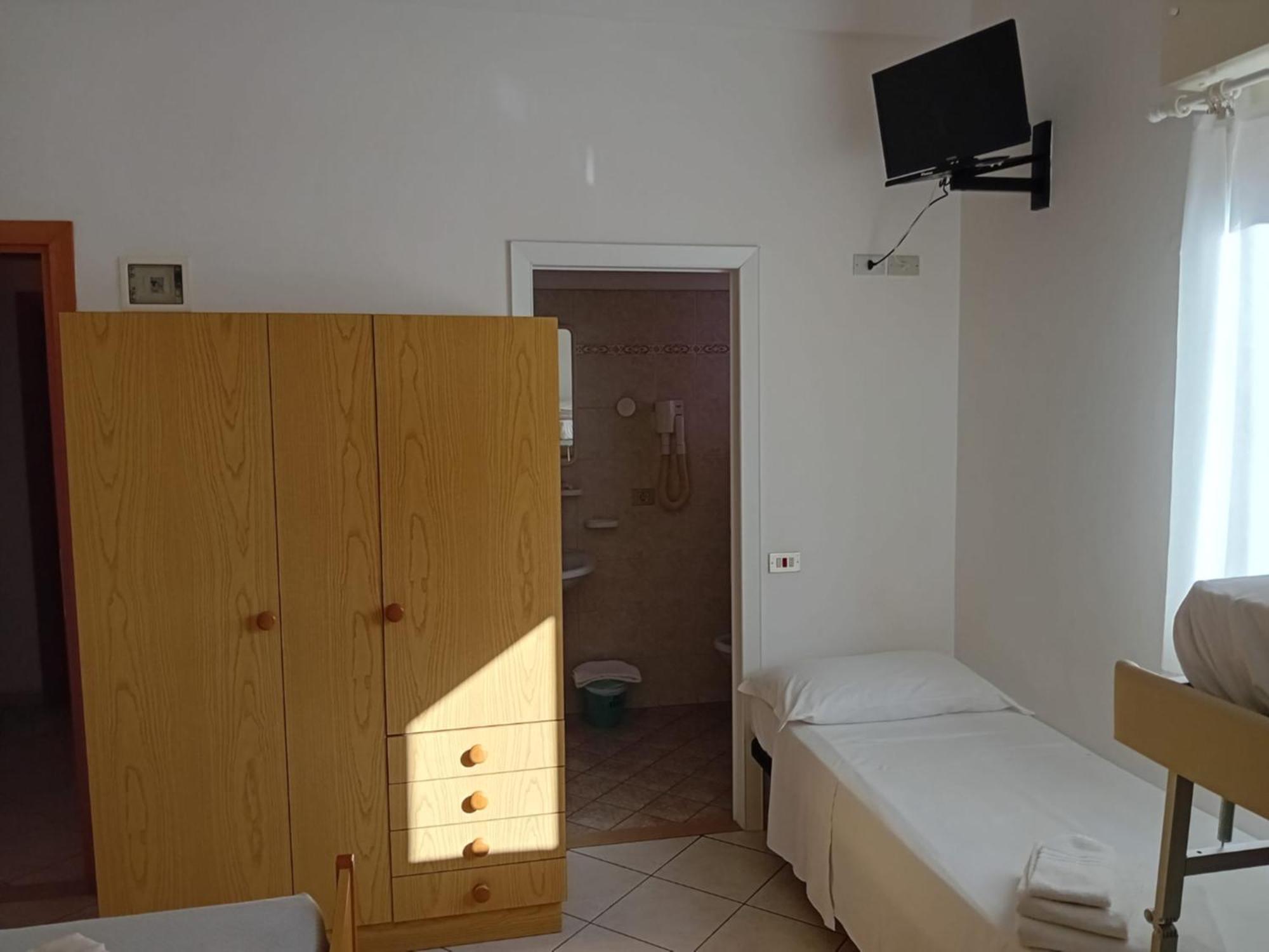 Hotel Serafini Misano Adriatico Esterno foto
