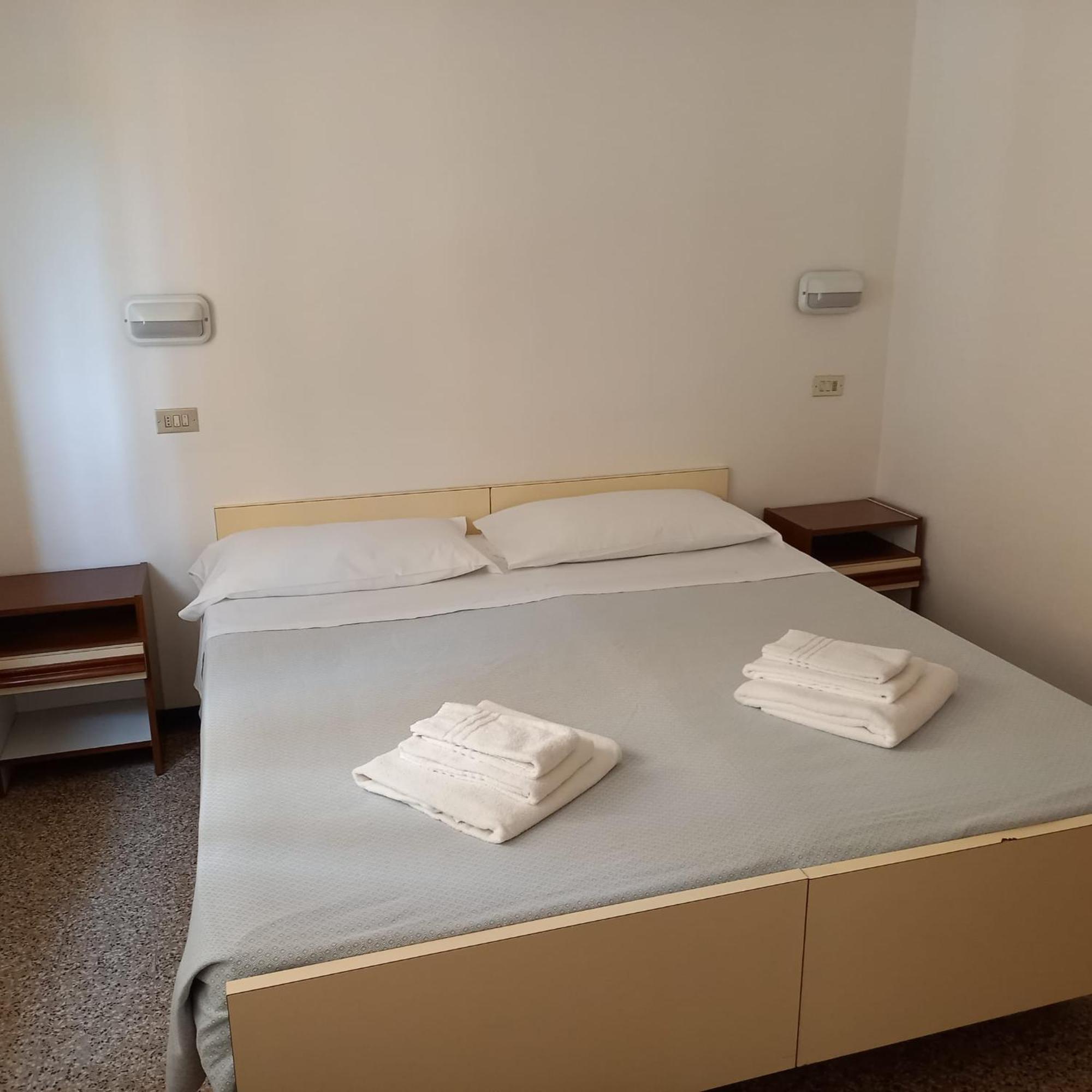 Hotel Serafini Misano Adriatico Esterno foto