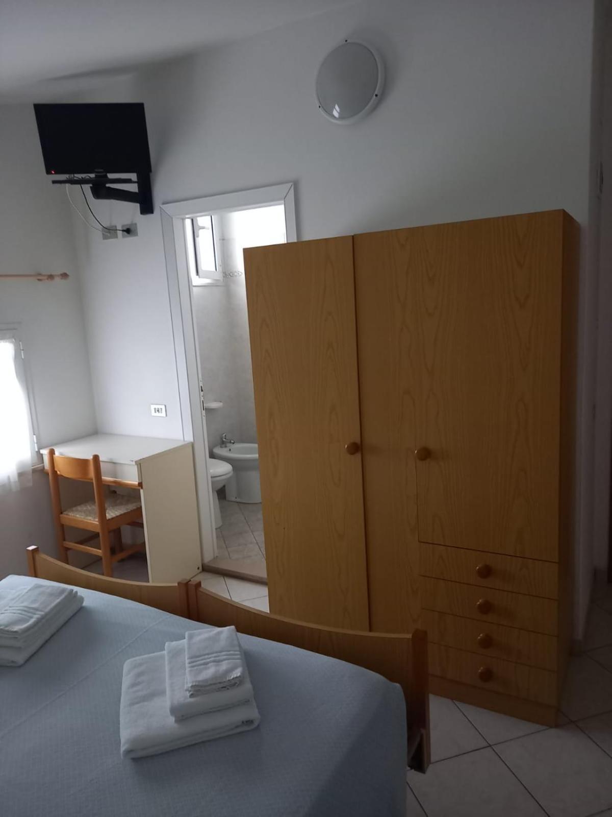Hotel Serafini Misano Adriatico Esterno foto